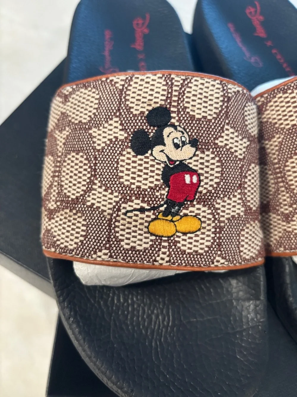 Coach Disney Mickey Mouse slides - Picture 4 of 14